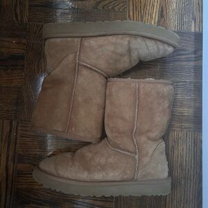 UGG Chestnut Classic Short II Boots US 9